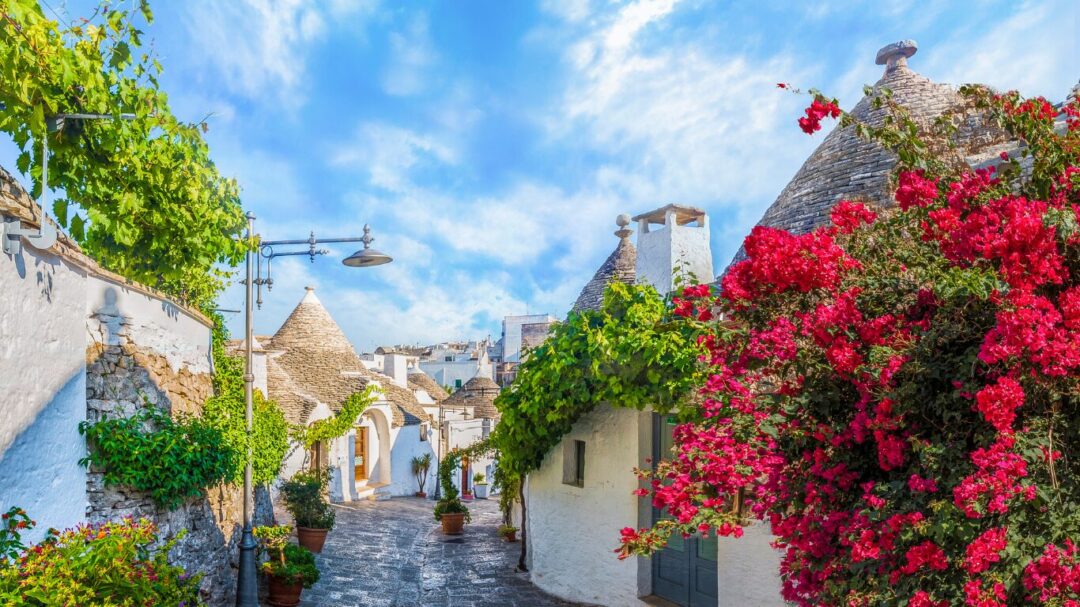 Alberobello e i suoi trulli: guida alle meraviglie della Valle d’Itria.I 5 posti da visitare